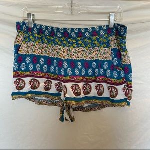 Patterned American Eagle shorts